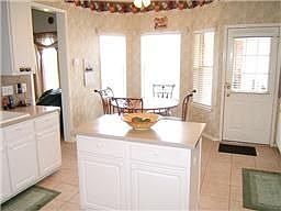 4th image of 2330 Orleans Ln
