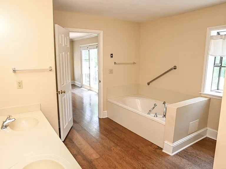 112 Barberry Rd #28 — Photo 37