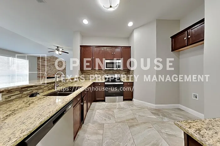 617 Creek Point Dr — Photo 8