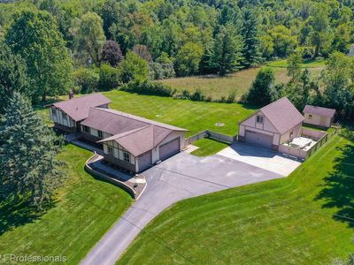 7380 Hitchcock Rd, White Lake, MI, 48383