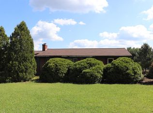 40 Cherry Branch Rd, Crossville, TN 38571