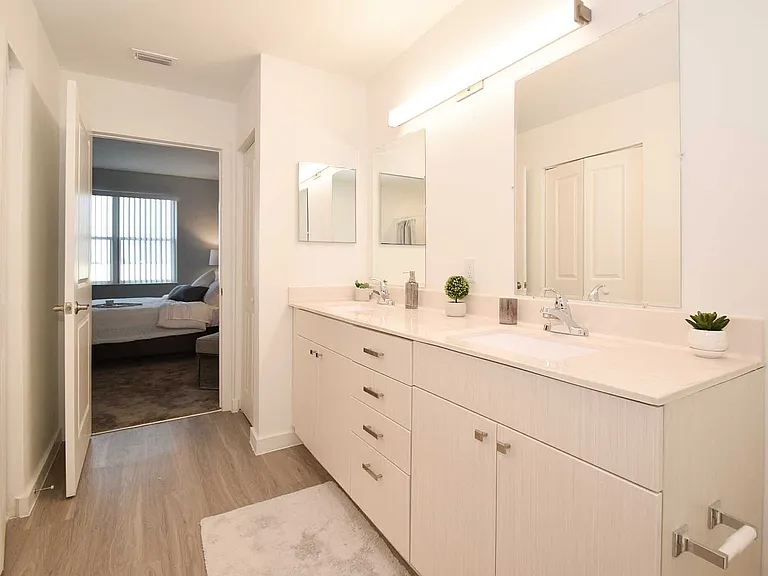 The Solera at Kendall West — Photo 50