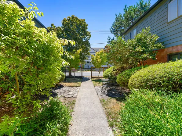 3911 NE Killingsworth St APT 7, Portland, OR 97211