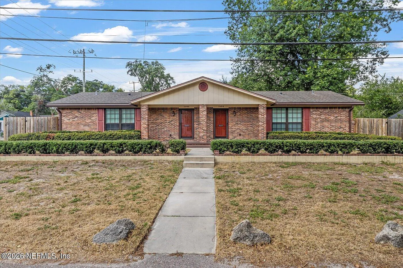 2 bed, 1.0 bath, 1600 sqft, $1,795 — Photo 1