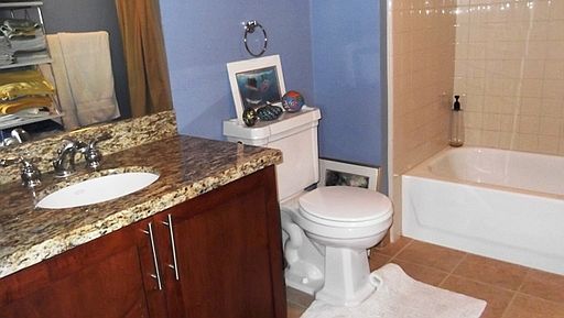 3rd image of 206 Park Blvd Unit 714