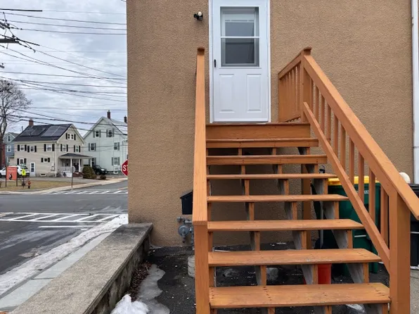 2 Border St, Woburn, MA 01801