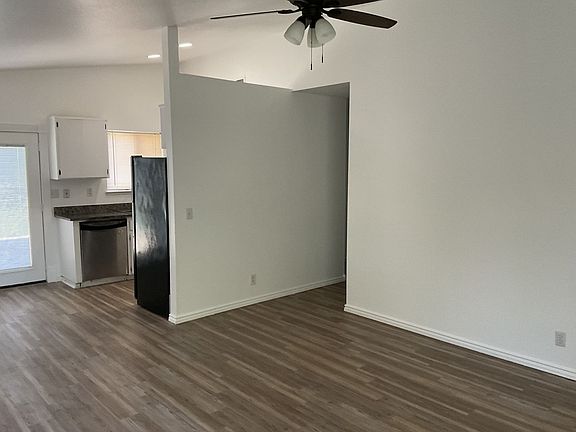 4th image of 1068 Lupin Ave