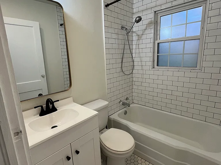 44 Axley St — Photo 4