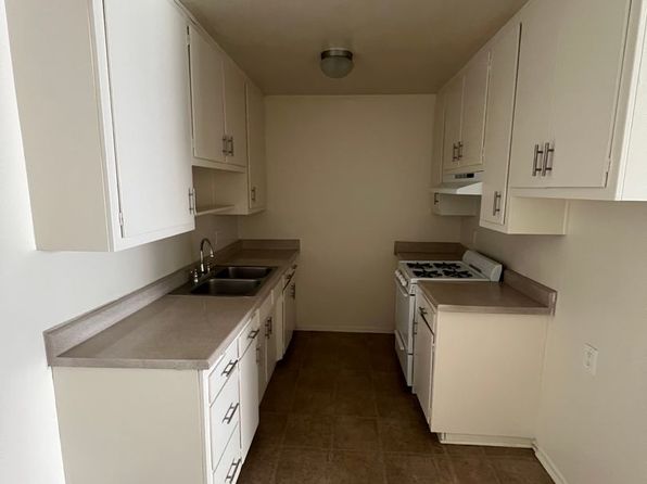 217 W Tujunga Ave