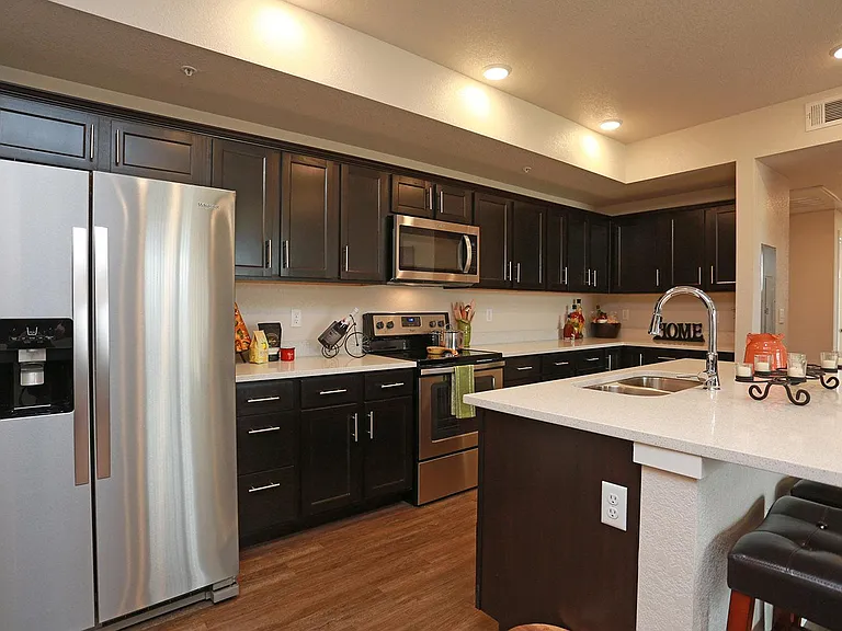 Bucking Horse Apartments — Photo 6