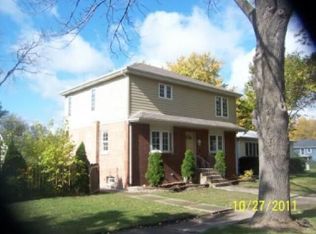 17422 Henry St, Lansing, IL 60438