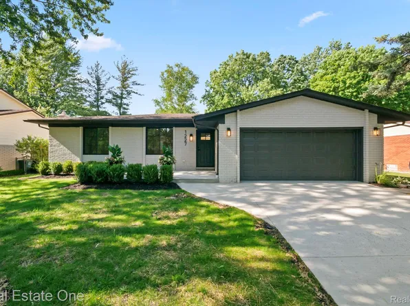 1227 Shallowdale Dr, Troy, MI 48085