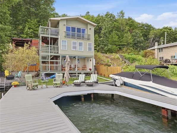 10518 W Lake Rd, Hammondsport, NY 14840