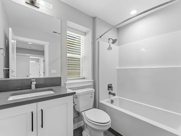 16457 NW Liberty St #1 — Photo 34