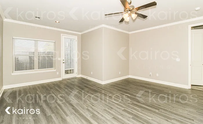 3 bed, 2.0 bath, 1877 sqft, $2,075 — Photo 4