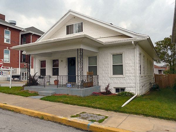 1st image of 1341 W Poplar St