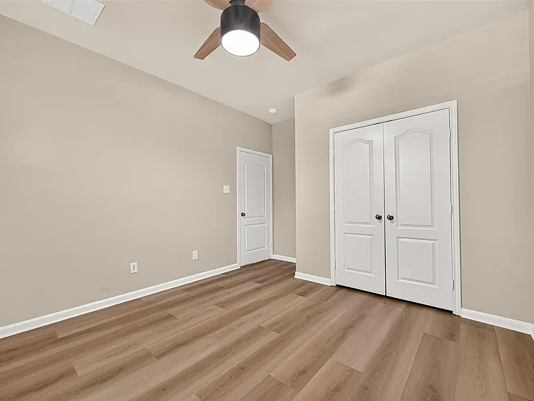 10031 Esslemont Ct — Photo 28