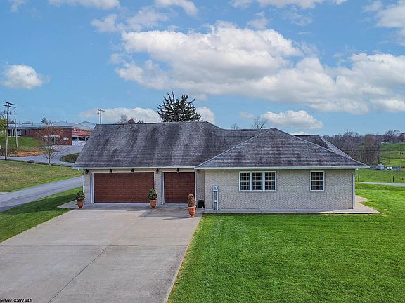 4th image of 7 Tresara Dr
