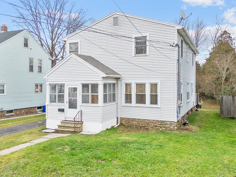33 Clinton St — Photo 2