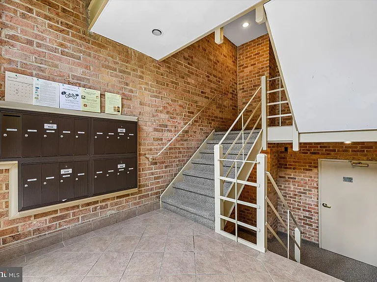 11419 Commonwealth Dr #302 — Photo 23