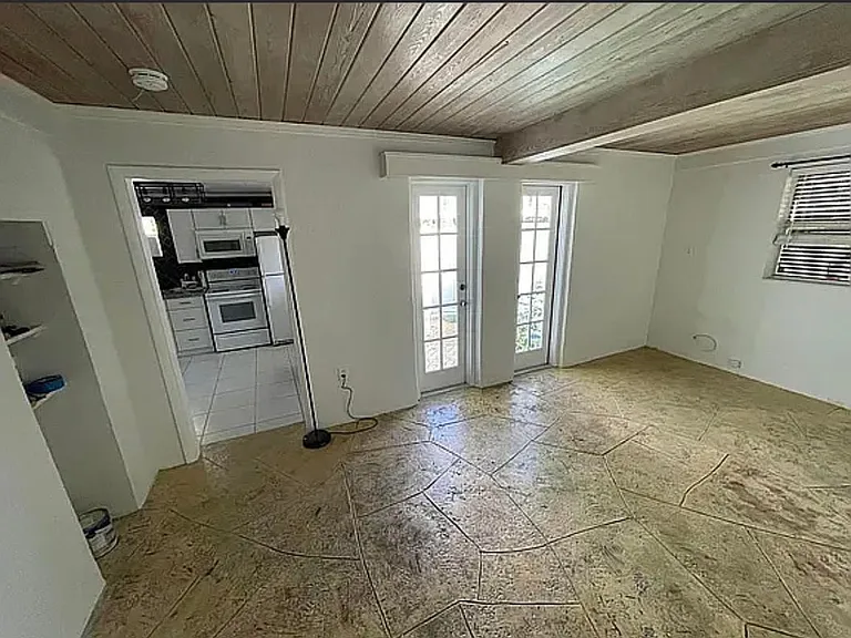 656 Manor Dr #3 — Photo 3