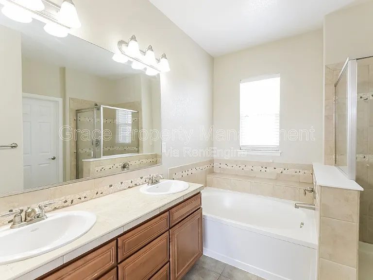 1969 Fairway Pointe Dr — Photo 39