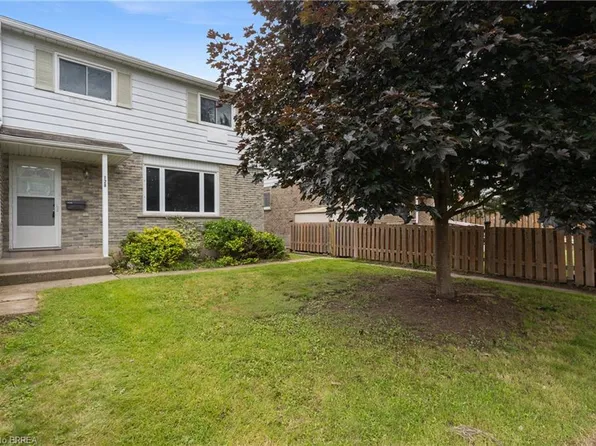 18 Oakhill Dr #12B, Brantford, ON N3T 1R1