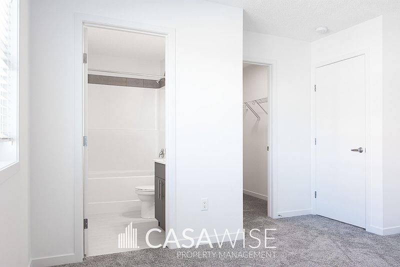 Edmonton Apartment for rent - 3 Bedrooms — photo 10