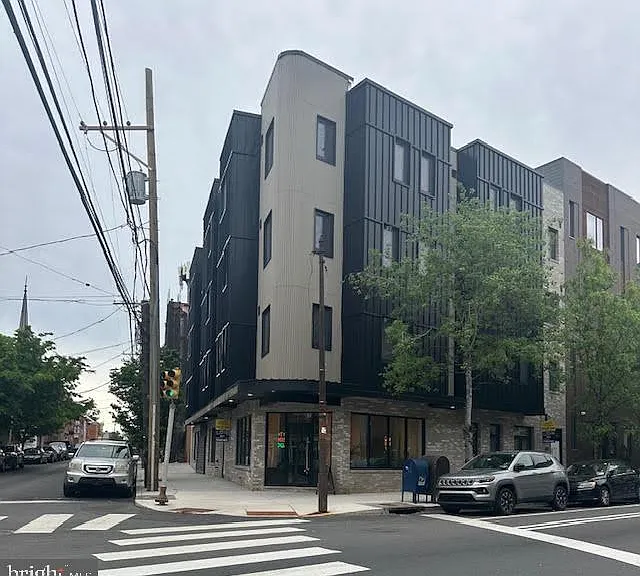 635 N 5th St #404 — Photo 1