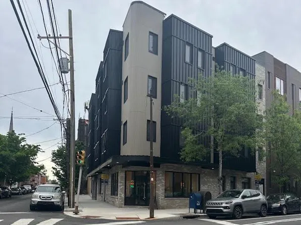 635 N 5th St #404, Philadelphia, PA 19123