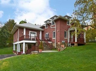 8 Berkley Dr #A, Rye Brook, NY 10573