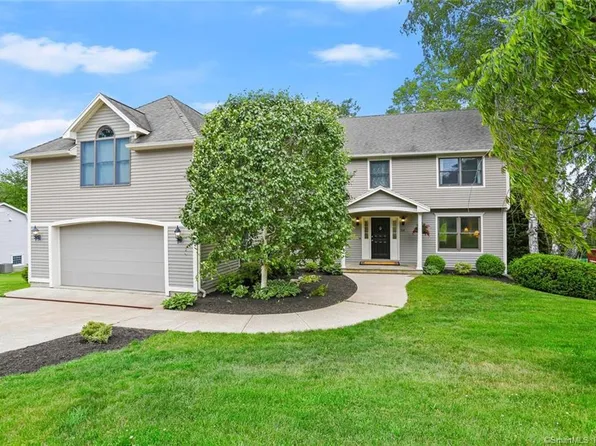 84 Roosevelt Drive, Trumbull, CT 06611