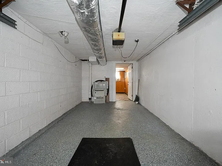 130 Ivy Ct — Photo 11