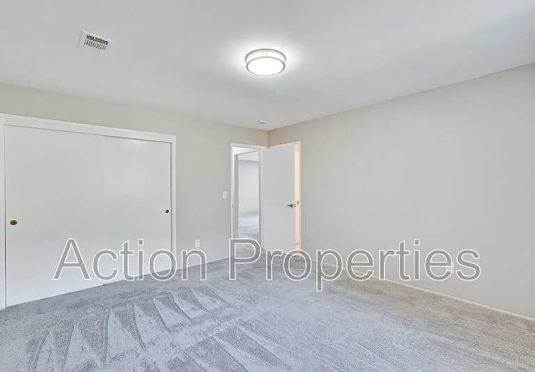 1121 Garfield Ave #4 — Photo 10