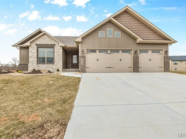 1819 Robins Mill Ct, Maryville, IL 62062