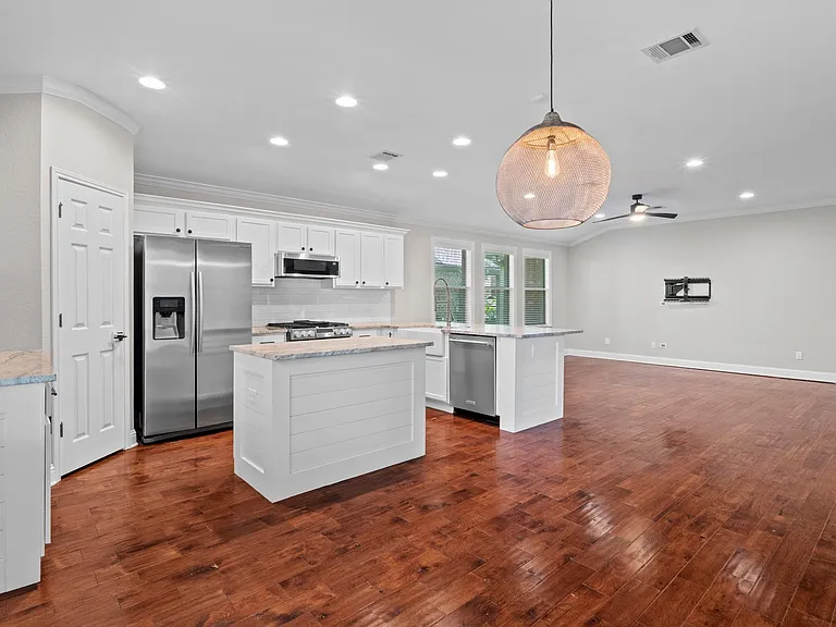 309 Creek Ridge Ln — Photo 11