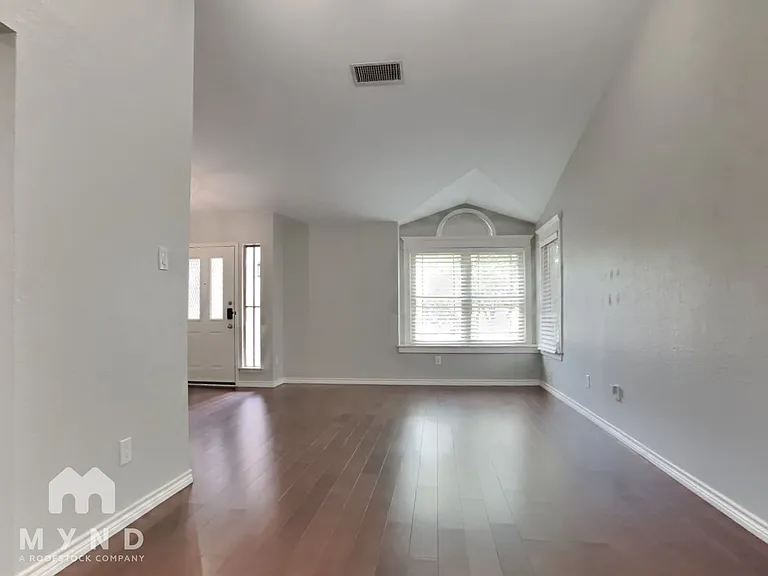 8709 Verona Trl — Photo 3