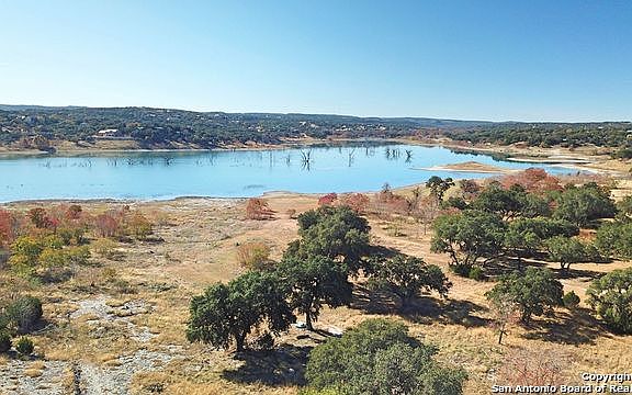 4th image of 1952 Canyon Lake Dr