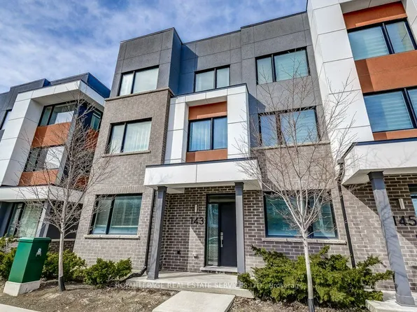 143 Grovewood Cmn, Oakville, ON L6H 0X5