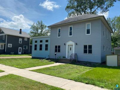 615 N Lee Ave, Madison, SD, 57042