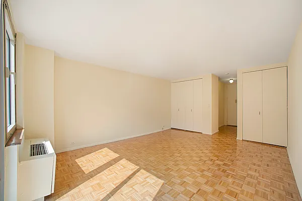 Rented by RELO REDAC INC. | media 10