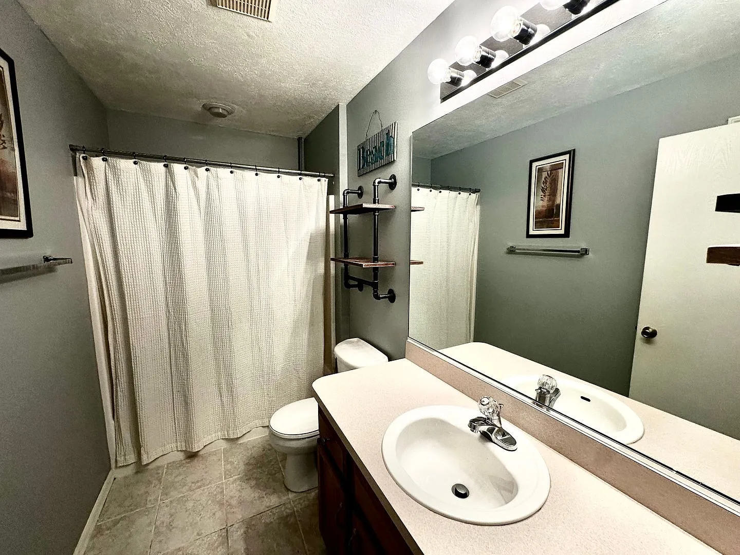 The Villages 2/2 Single Family Home, Fully Furnished or Unfurnished! — Photo 4