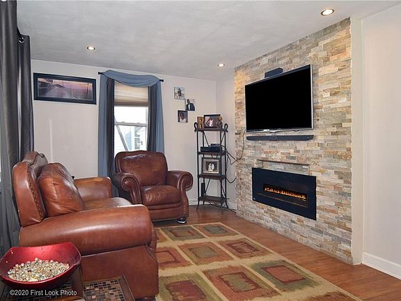 5th image of 152 Calderwood Dr