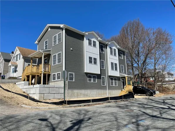 59 Alaska St, Providence, RI 02904