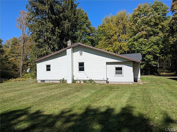 3rd image of 123 Knapp Rd
