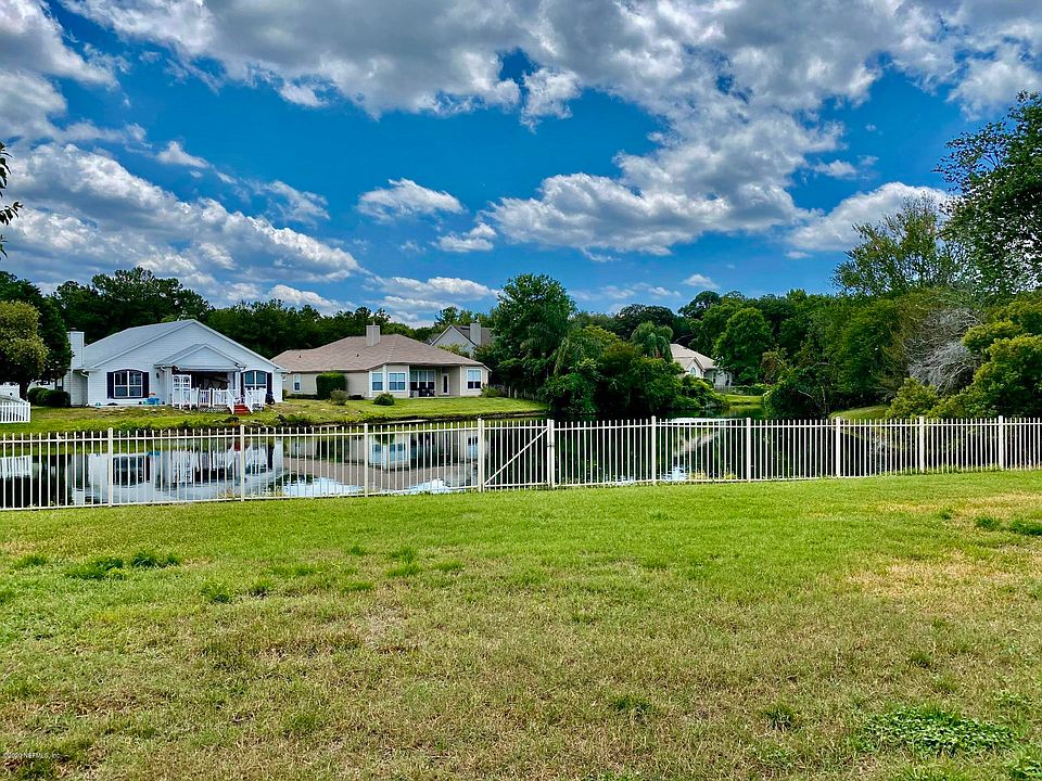 2nd image of 4585 Royal Port Dr