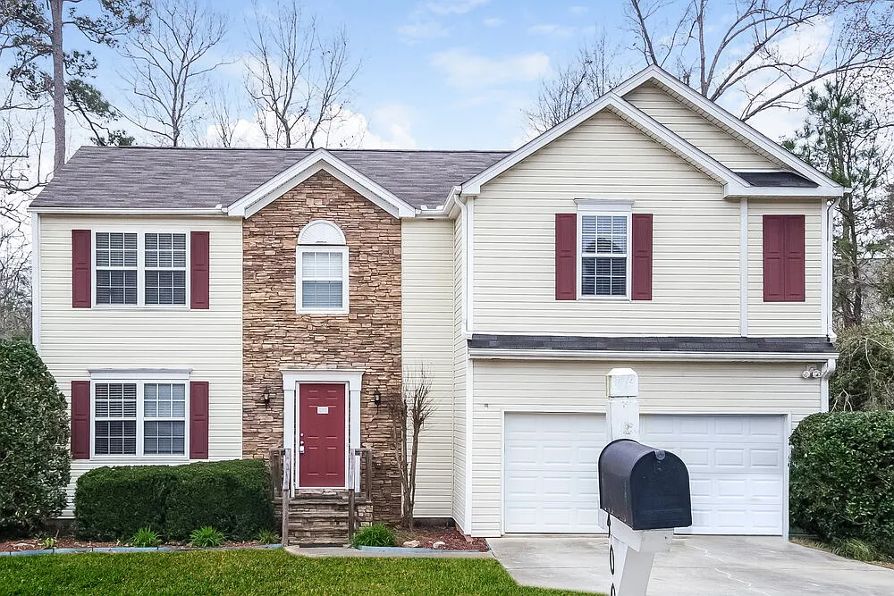 4 bed, 2.0 bath, 2312 sqft, $2,355 — Photo 1