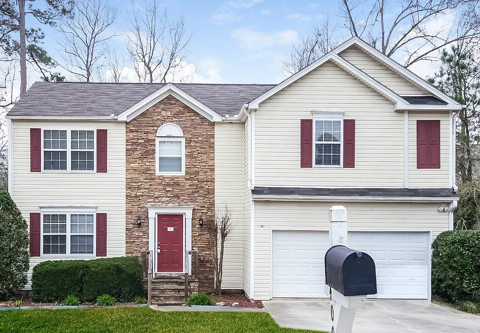 400 Crested View Dr