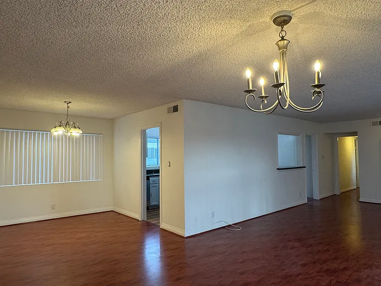 11948 Burbank Blvd #15 — Photo 6