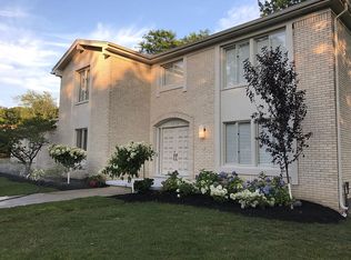 4933 Lake Bluff Rd, West Bloomfield, MI 48323